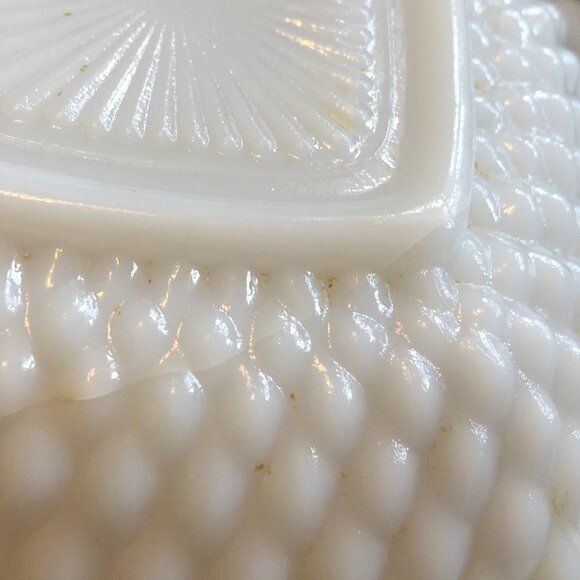 Vintage Anchor Hocking Milk Glass Candy Dish Decorative Bowl Vintage - Picture 8 of 9